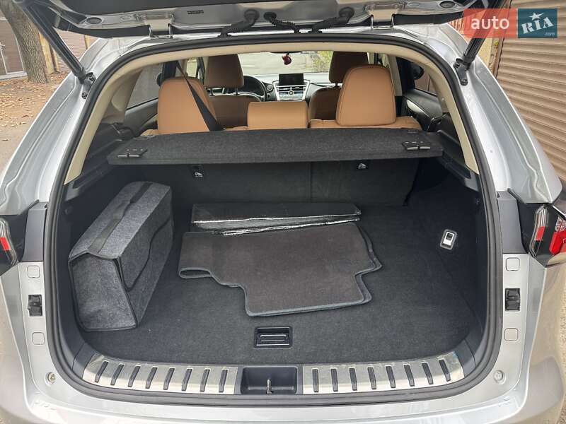 Внедорожник / Кроссовер Lexus NX 2017 в Ивано-Франковске