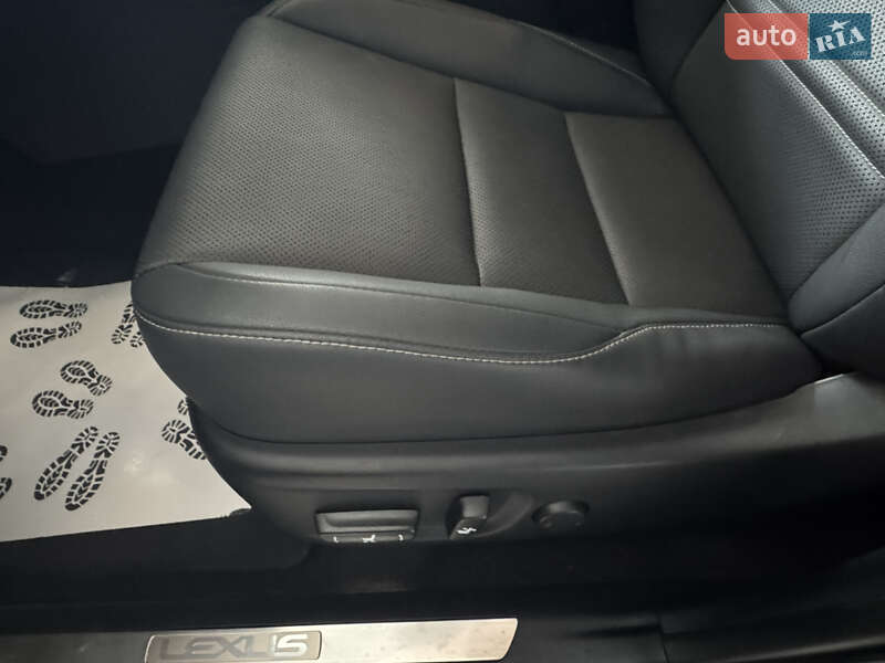 Позашляховик / Кросовер Lexus NX 2019 в Чернігові