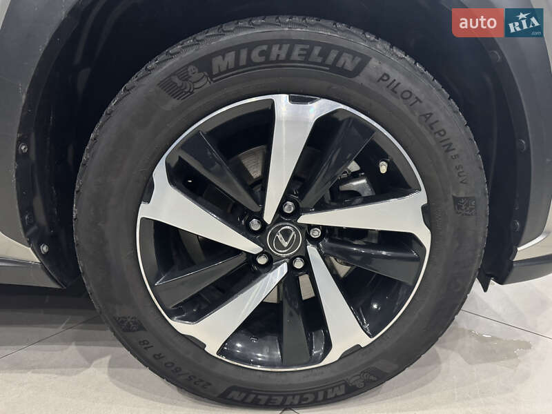 Позашляховик / Кросовер Lexus NX 2019 в Чернігові