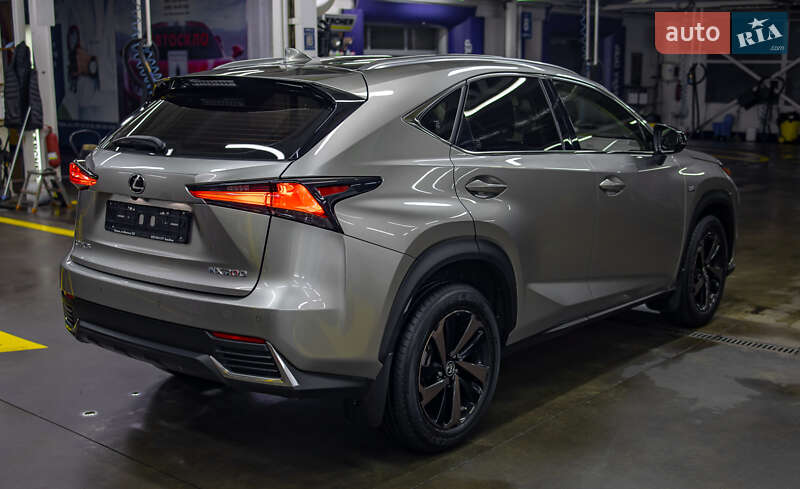 Позашляховик / Кросовер Lexus NX 2020 в Чернівцях