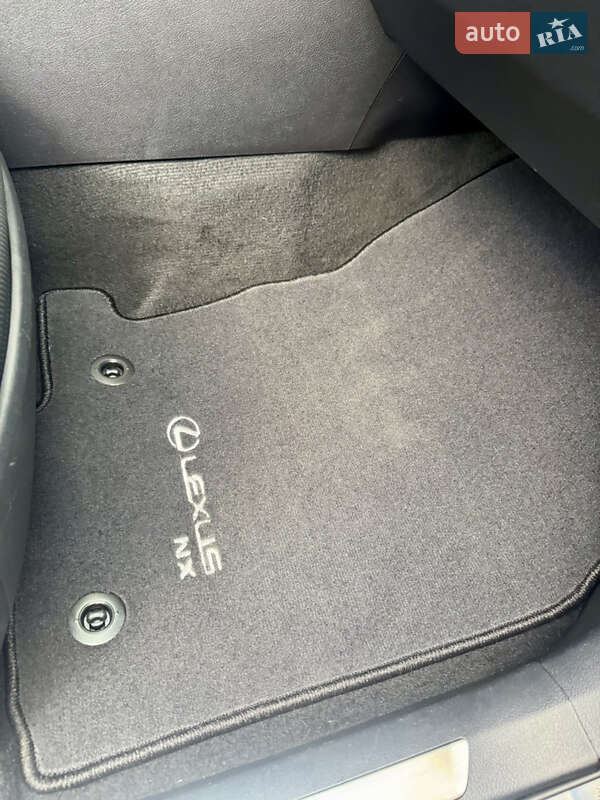 Внедорожник / Кроссовер Lexus NX 2016 в Днепре