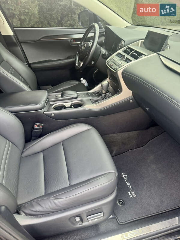 Внедорожник / Кроссовер Lexus NX 2016 в Днепре