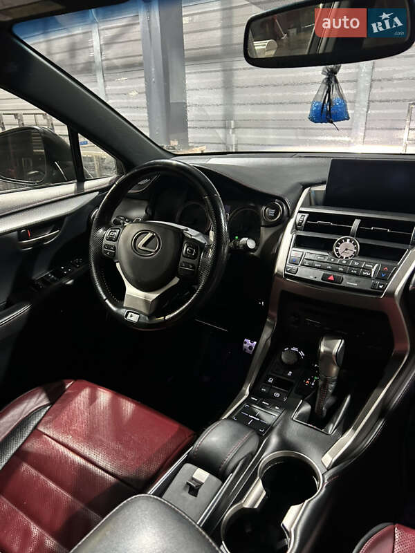 Позашляховик / Кросовер Lexus NX 2017 в Одесі