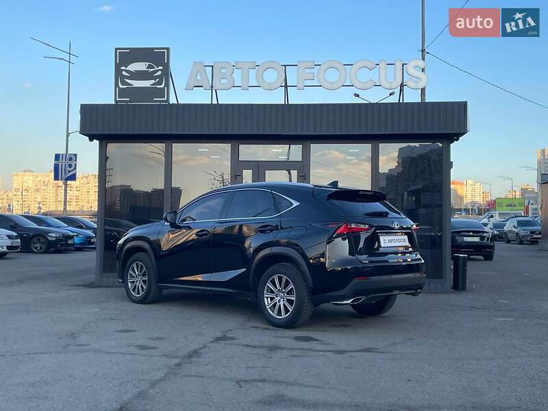 Позашляховик / Кросовер Lexus NX 2016 в Києві