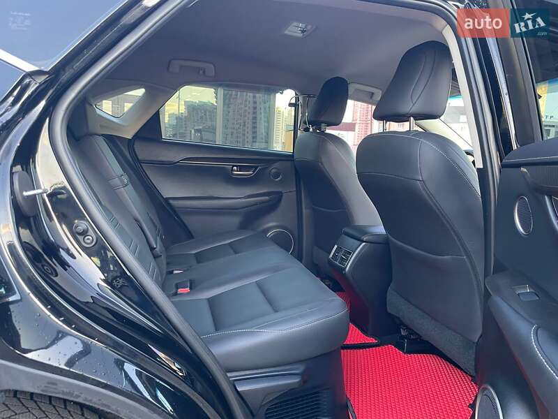 Позашляховик / Кросовер Lexus NX 2016 в Києві