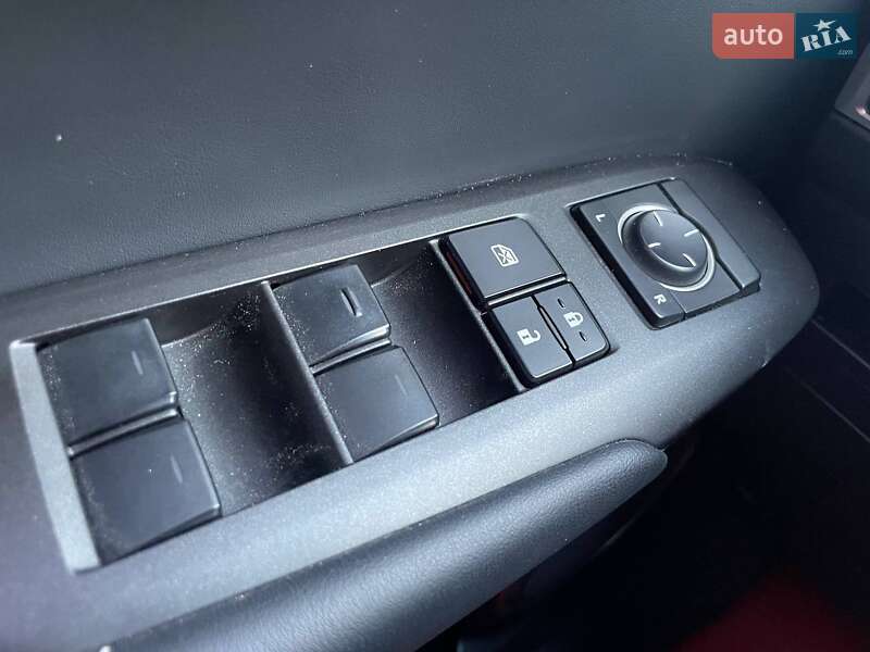 Позашляховик / Кросовер Lexus NX 2016 в Києві