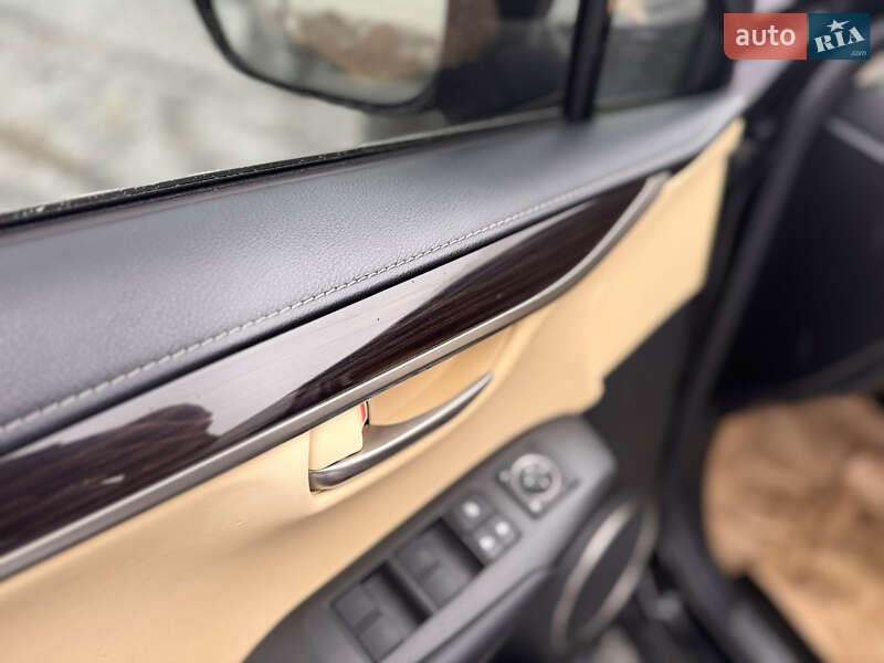 Позашляховик / Кросовер Lexus NX 2015 в Самборі фото 19 Позашляховик / Кросовер Lexus NX 2015 в Самборі