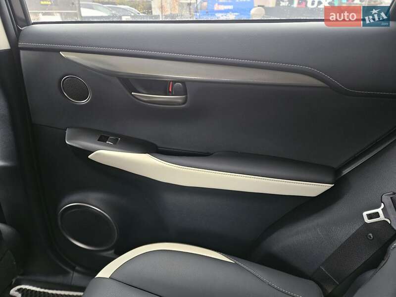 Позашляховик / Кросовер Lexus NX 2020 в Ужгороді