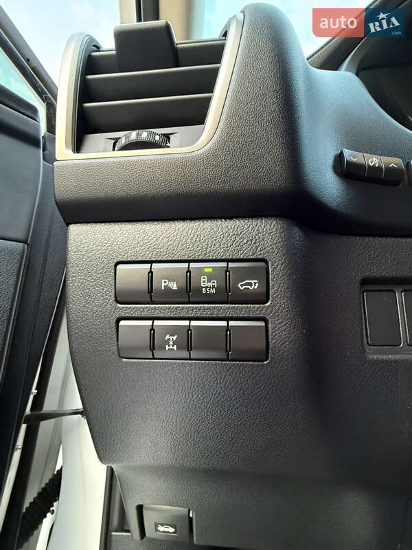 Внедорожник / Кроссовер Lexus NX 2017 в Харькове