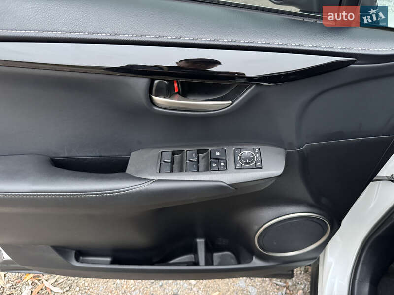 Внедорожник / Кроссовер Lexus NX 2015 в Киеве