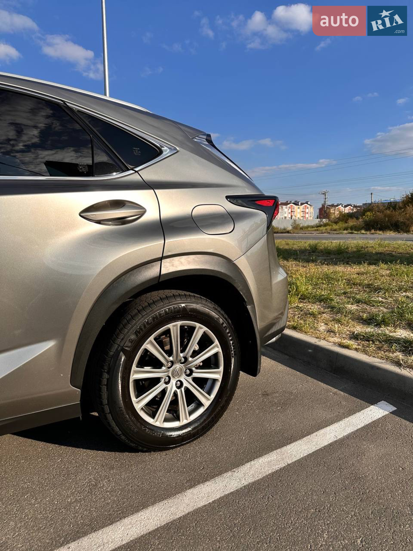 Lexus NX 2016 VIN JTJBARBZ4G2077326 фото оголошення 8 з 19