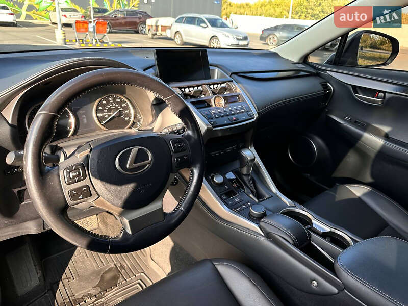 Позашляховик / Кросовер Lexus NX 2016 в Києві