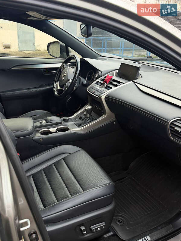 Внедорожник / Кроссовер Lexus NX 2016 в Одессе