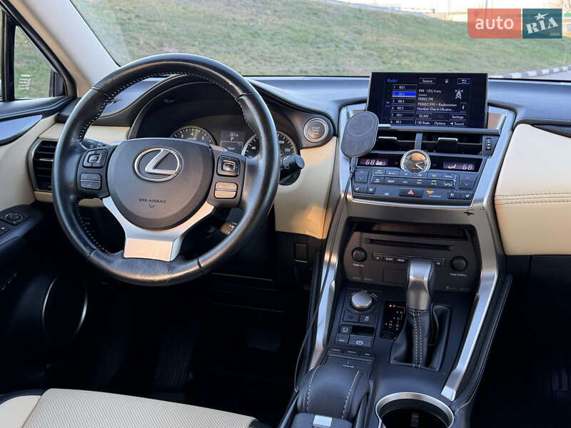 Внедорожник / Кроссовер Lexus NX 2016 в Киеве