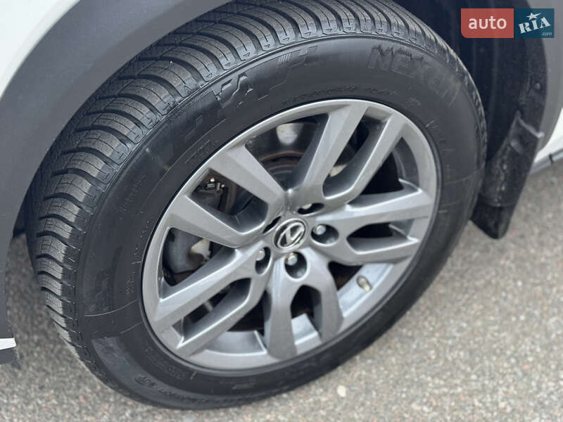 Внедорожник / Кроссовер Lexus NX 2015 в Киеве