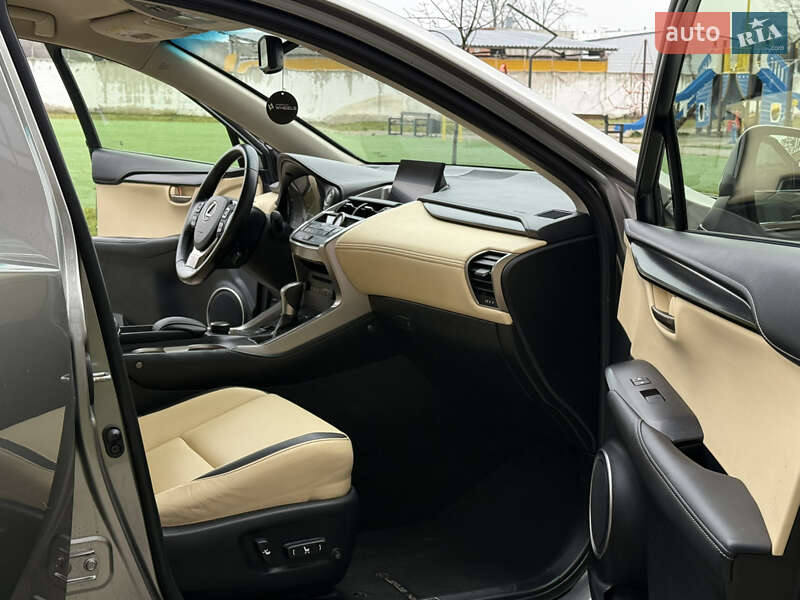 Внедорожник / Кроссовер Lexus NX 2017 в Житомире