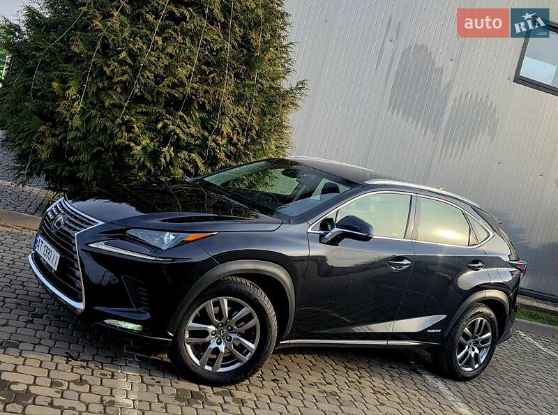 Позашляховик / Кросовер Lexus NX 2018 в Івано-Франківську