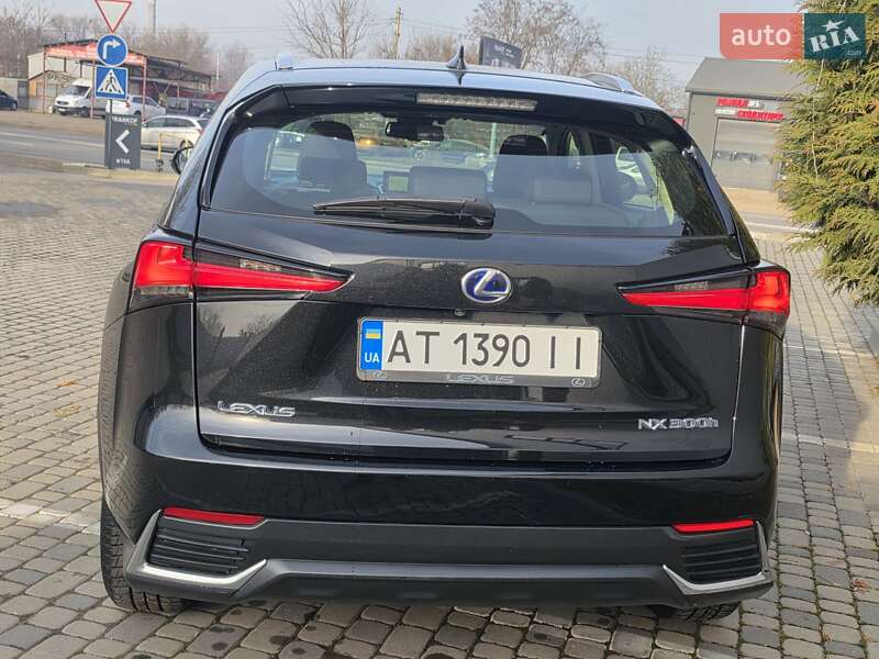 Позашляховик / Кросовер Lexus NX 2018 в Івано-Франківську