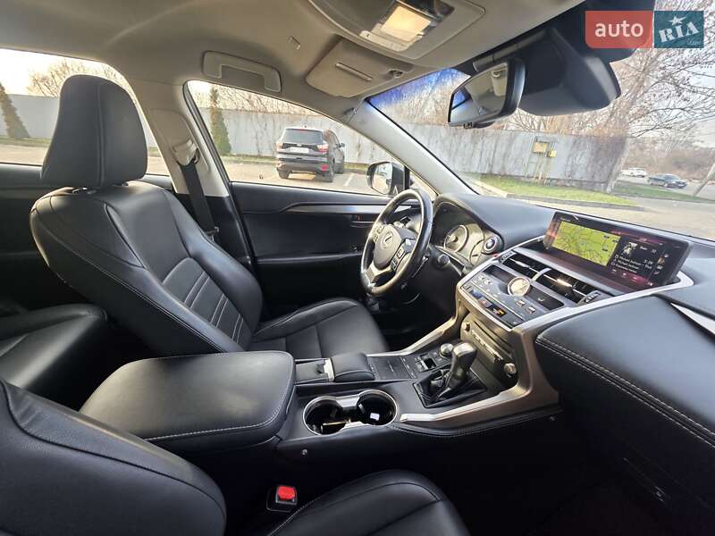 Позашляховик / Кросовер Lexus NX 2018 в Івано-Франківську