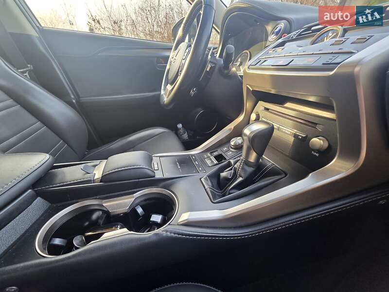 Позашляховик / Кросовер Lexus NX 2018 в Івано-Франківську