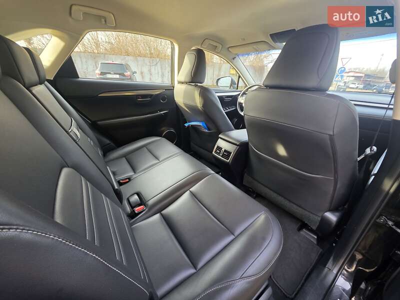 Позашляховик / Кросовер Lexus NX 2018 в Івано-Франківську