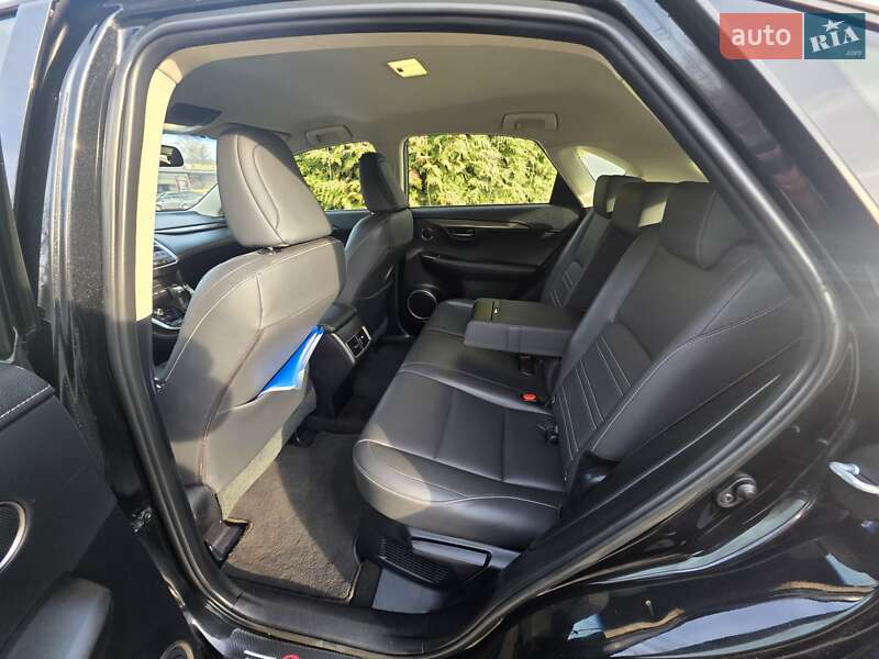 Позашляховик / Кросовер Lexus NX 2018 в Івано-Франківську