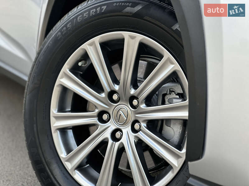 Внедорожник / Кроссовер Lexus NX 2015 в Дрогобыче