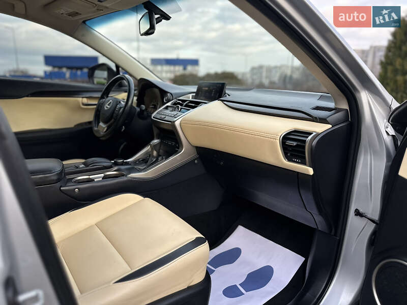 Внедорожник / Кроссовер Lexus NX 2015 в Дрогобыче