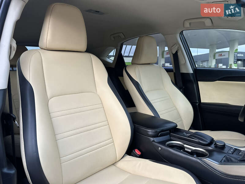 Внедорожник / Кроссовер Lexus NX 2015 в Дрогобыче