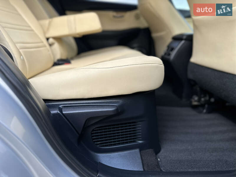 Внедорожник / Кроссовер Lexus NX 2015 в Дрогобыче