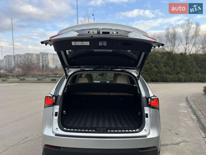 Внедорожник / Кроссовер Lexus NX 2015 в Дрогобыче