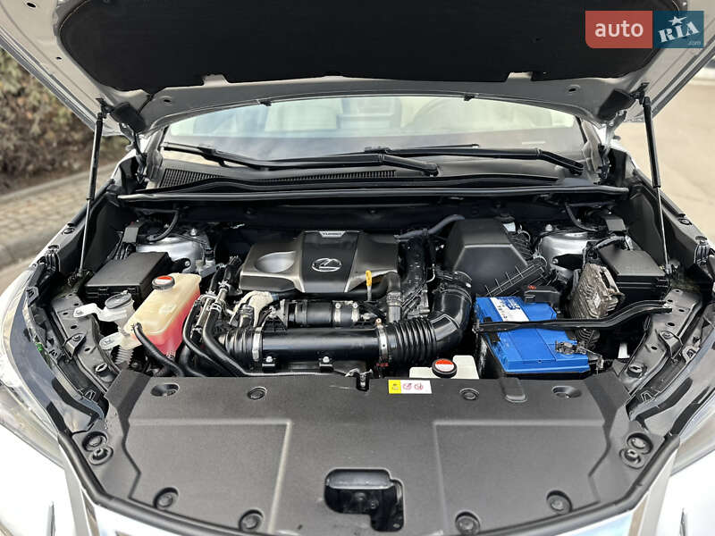 Внедорожник / Кроссовер Lexus NX 2015 в Дрогобыче