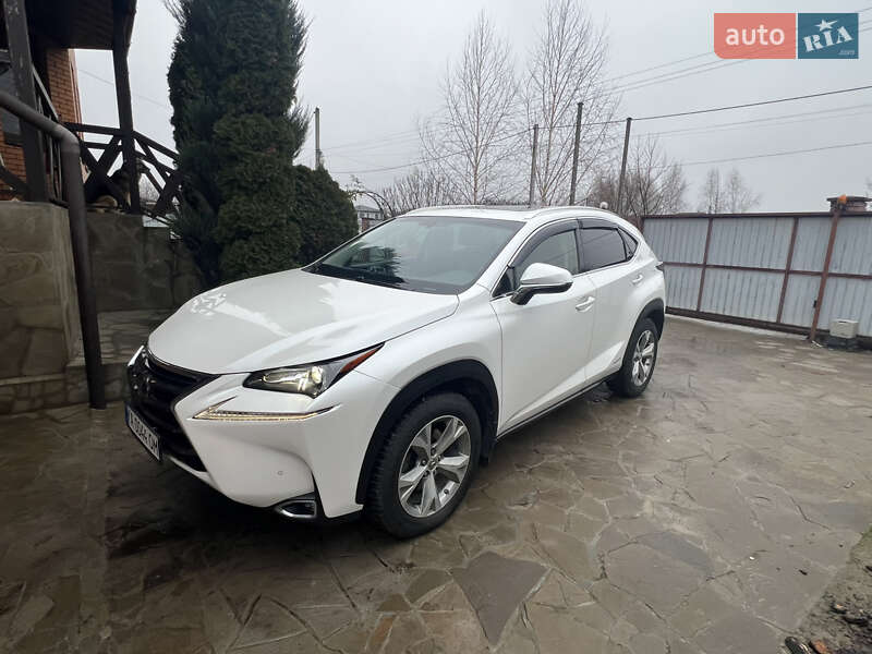 Внедорожник / Кроссовер Lexus NX 2016 в Новых Петровцах