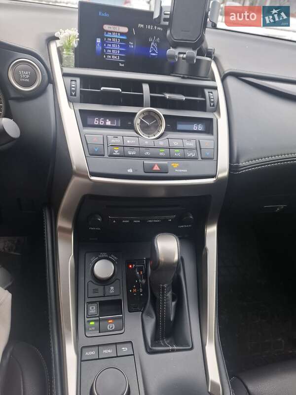 Внедорожник / Кроссовер Lexus NX 2017 в Чернигове