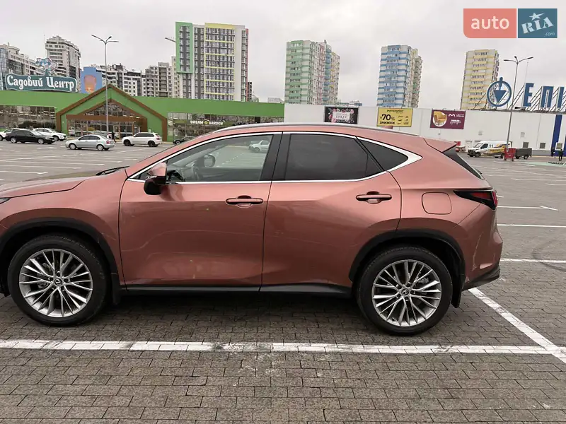 Lexus NX 2024