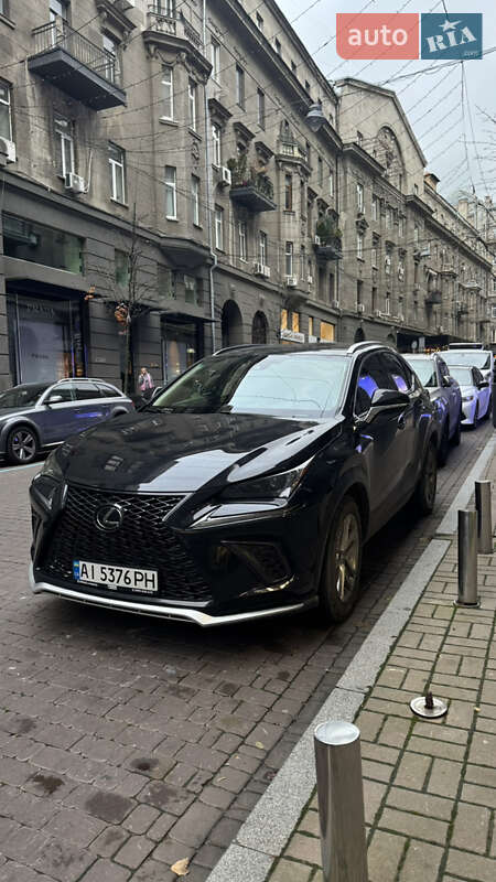 Lexus NX 2021