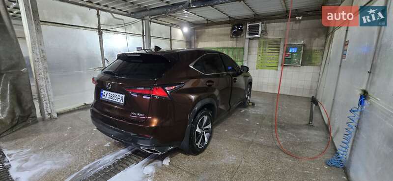 Внедорожник / Кроссовер Lexus NX 2017 в Харькове