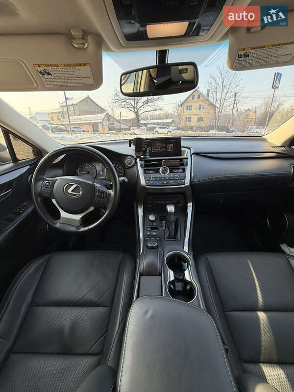 Позашляховик / Кросовер Lexus NX 2016 в Івано-Франківську