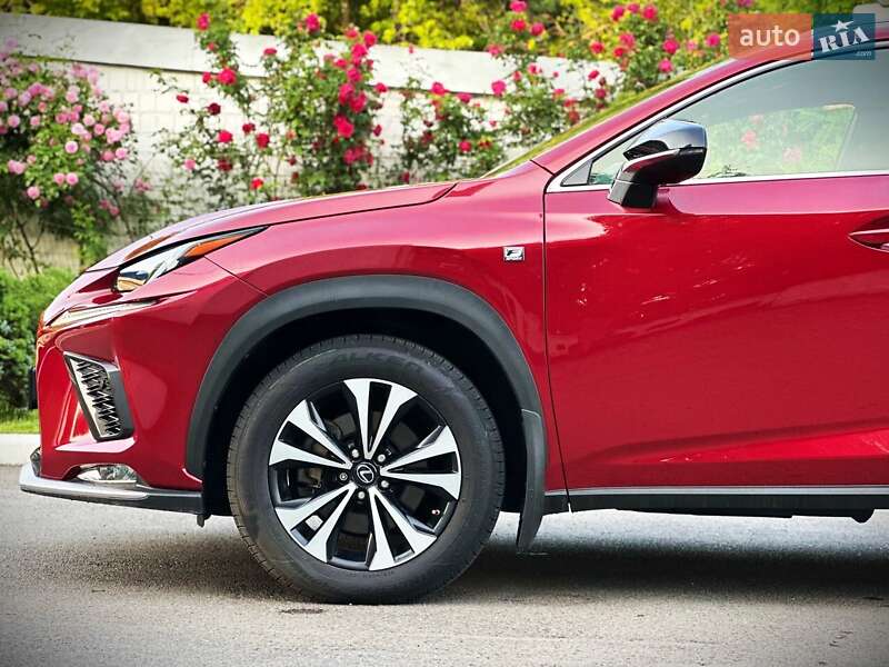 Внедорожник / Кроссовер Lexus NX 2017 в Киеве