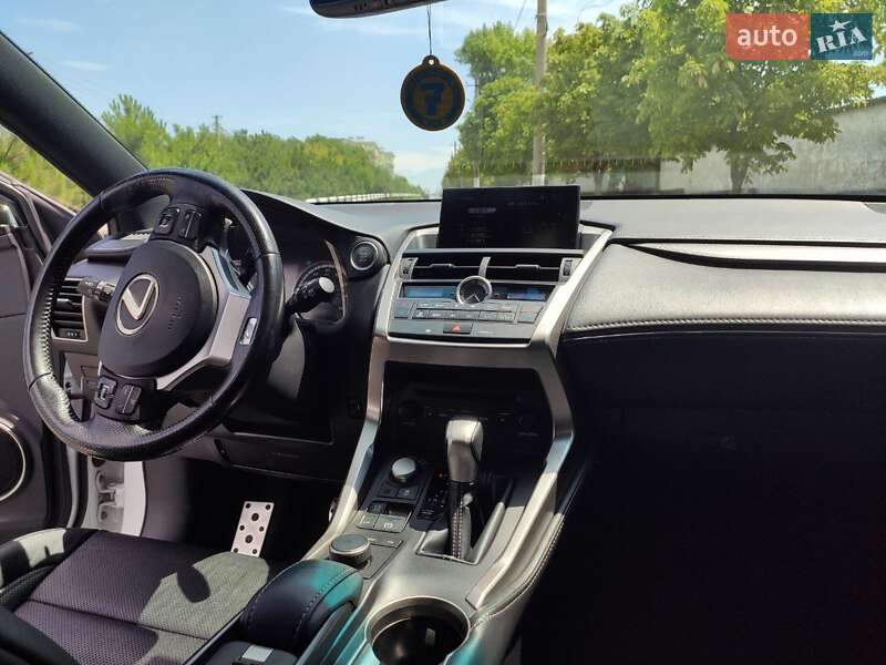 Внедорожник / Кроссовер Lexus NX 2016 в Одессе