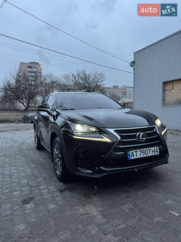 Позашляховик / Кросовер Lexus NX 2015 в Запоріжжі
