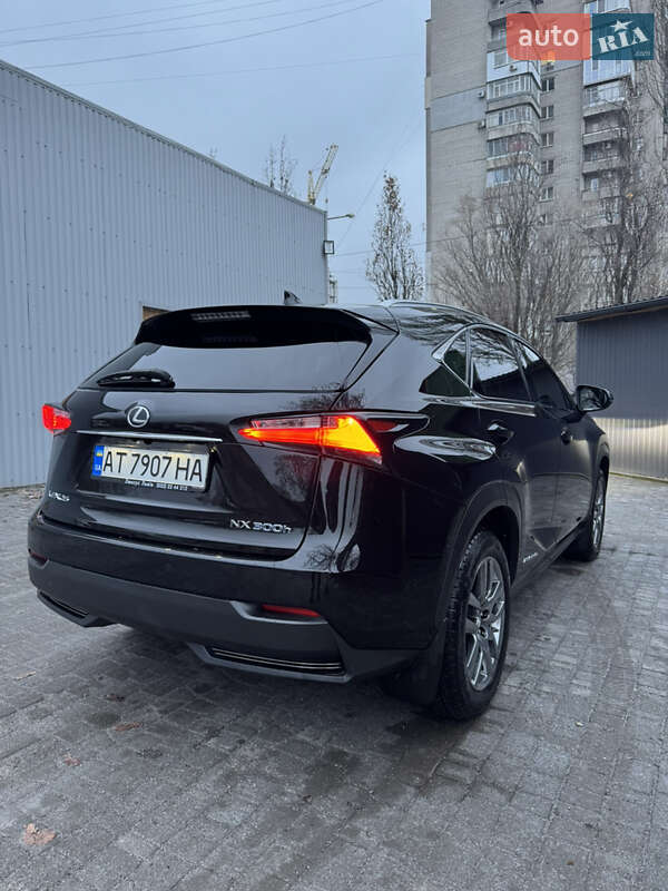 Позашляховик / Кросовер Lexus NX 2015 в Запоріжжі