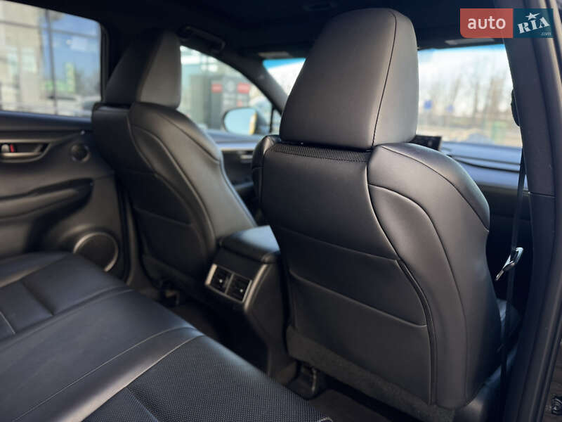 Внедорожник / Кроссовер Lexus NX 2017 в Луцке