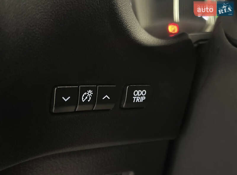 Позашляховик / Кросовер Lexus NX 2019 в Ужгороді