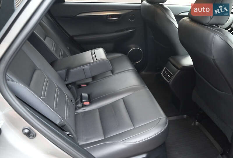 Позашляховик / Кросовер Lexus NX 2019 в Ужгороді