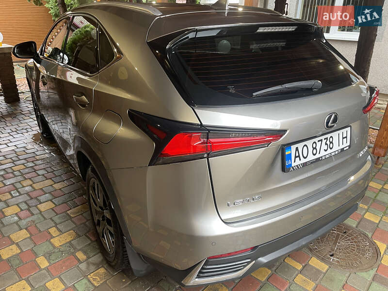 Позашляховик / Кросовер Lexus NX 2019 в Ужгороді