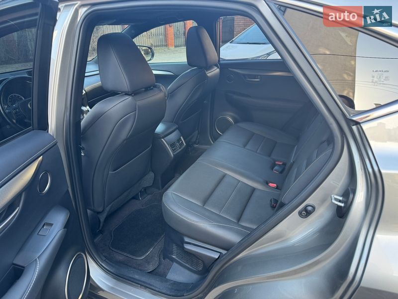 Позашляховик / Кросовер Lexus NX 2016 в Львові