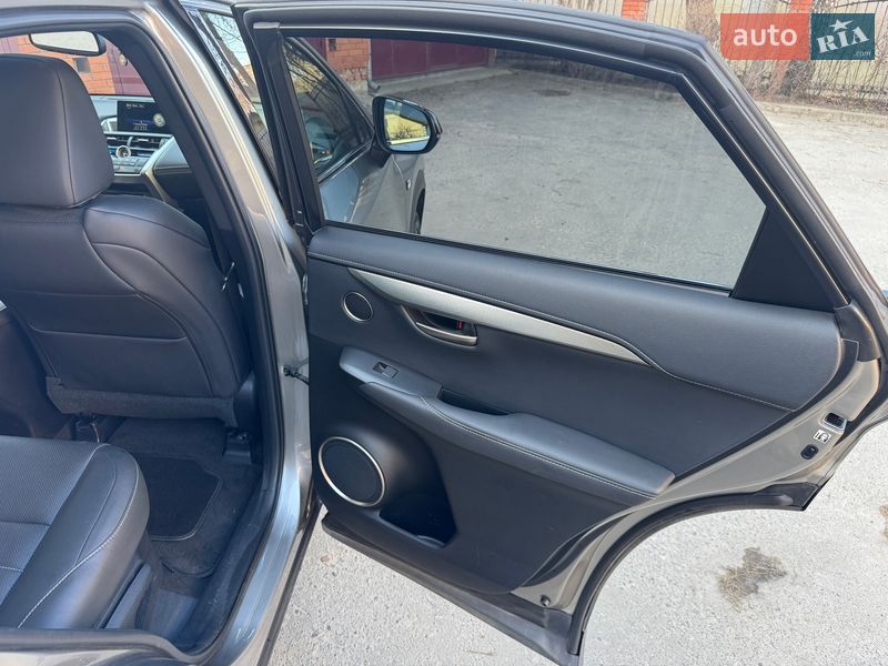 Позашляховик / Кросовер Lexus NX 2016 в Львові