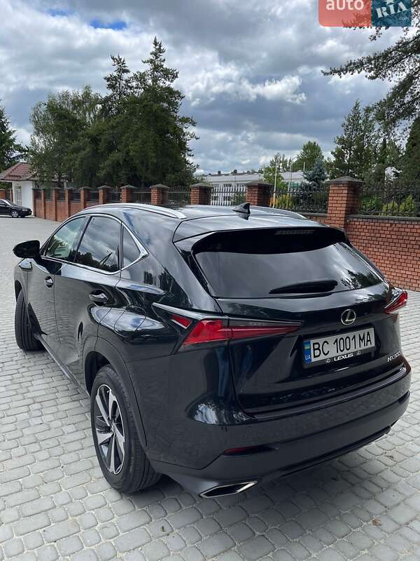 Внедорожник / Кроссовер Lexus NX 2017 в Львове