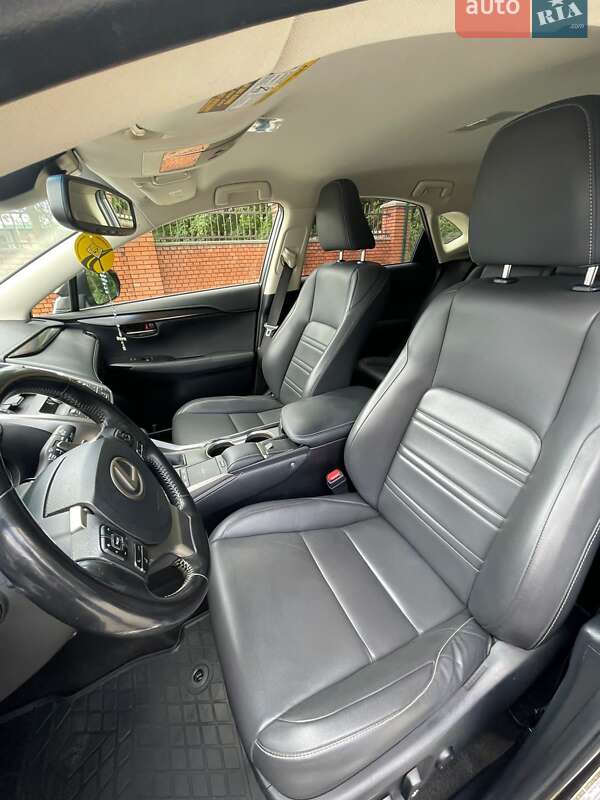 Внедорожник / Кроссовер Lexus NX 2017 в Львове